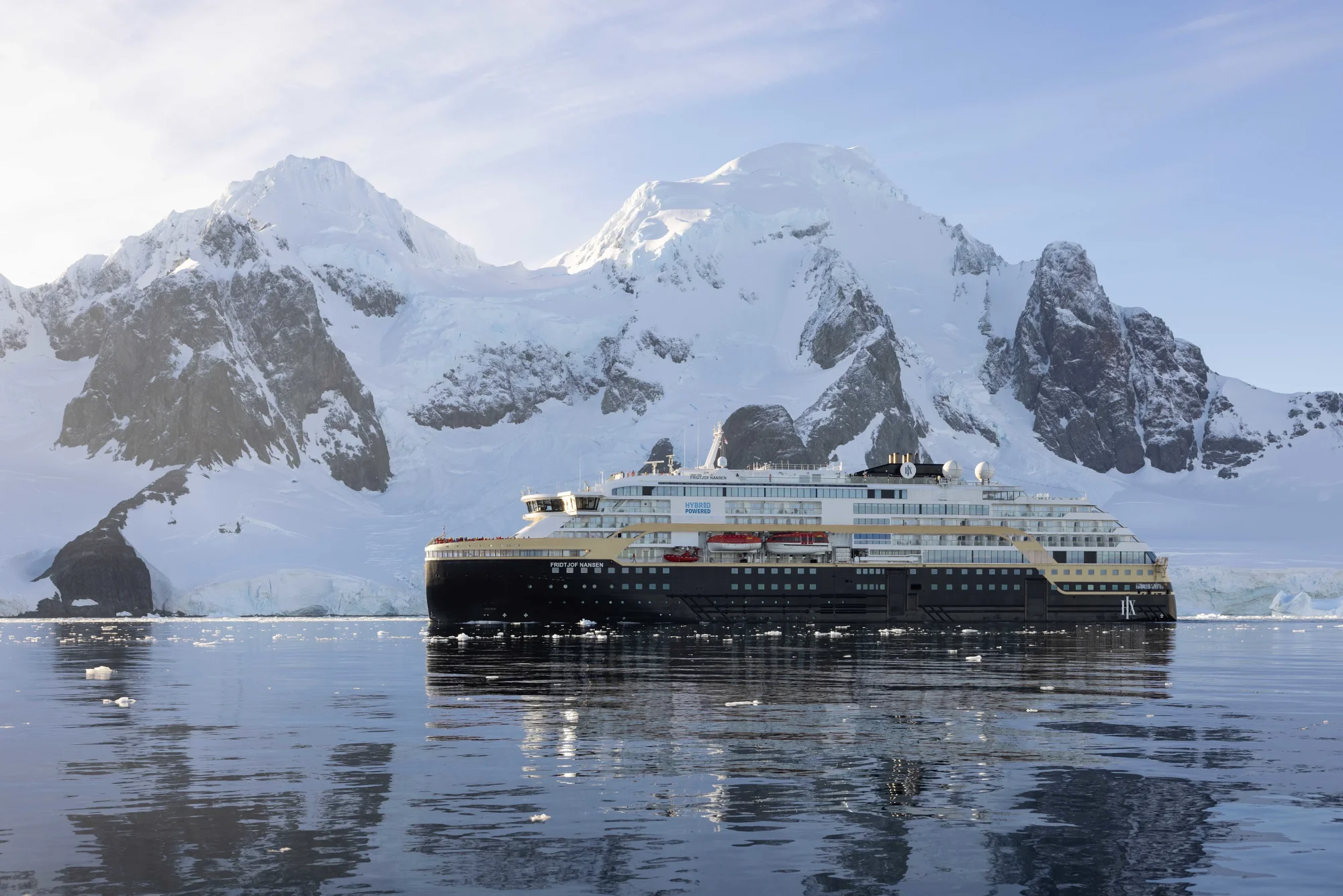 Antarctica_Lemaire_Channel_MS_Fridtjof_Nansen_HX_44945_Photo_Espen_Mills__1_.webp